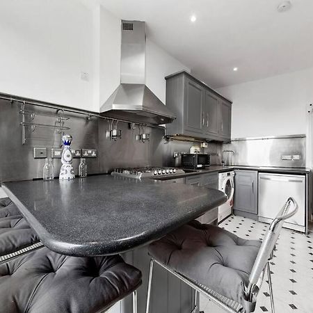 Spacious Sleep 11 With Terrace In Earls Court Ec99 Лондон Екстериор снимка