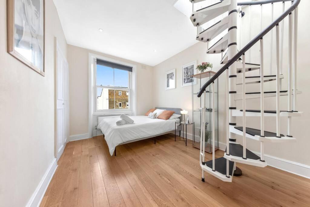 Spacious Sleep 11 With Terrace In Earls Court Ec99 Лондон Екстериор снимка